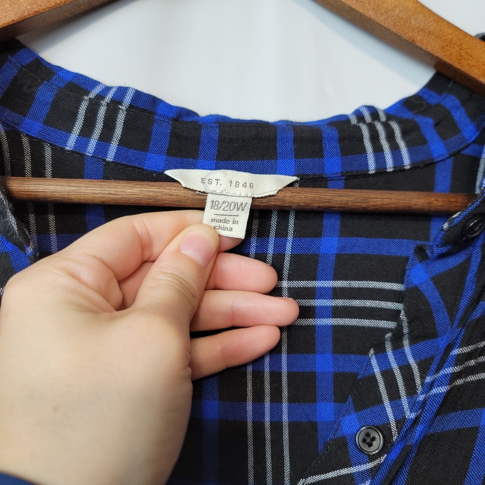 Est. 1948 plaid high- low butterfly sleeve top - Picture 5 of 5